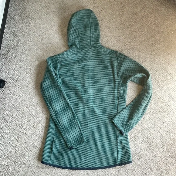 Women’s Patagonia Hoodie - Picture 8 of 8